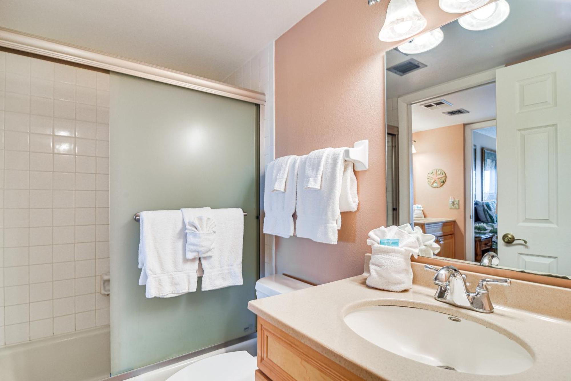 Waterfront Condo With Patio And Pool On Madeira Beach! St. Pete Beach Exterior foto
